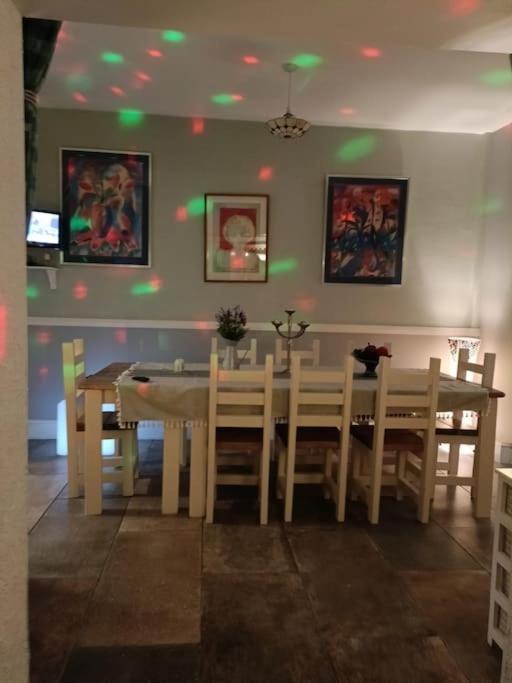 Big Fireplace Aga Hot Tub Wet Room Barn Garage Llanelli Bagian luar foto