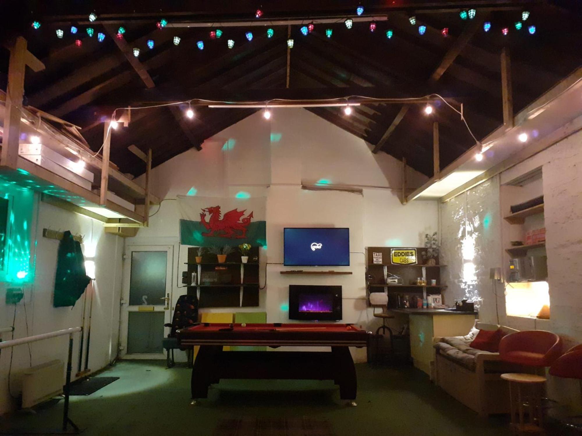 Big Fireplace Aga Hot Tub Wet Room Barn Garage Llanelli Bagian luar foto